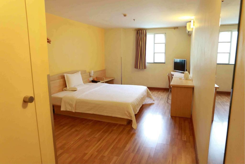 7Days Inn Zhuzhou Yangtze Plaza Room photo