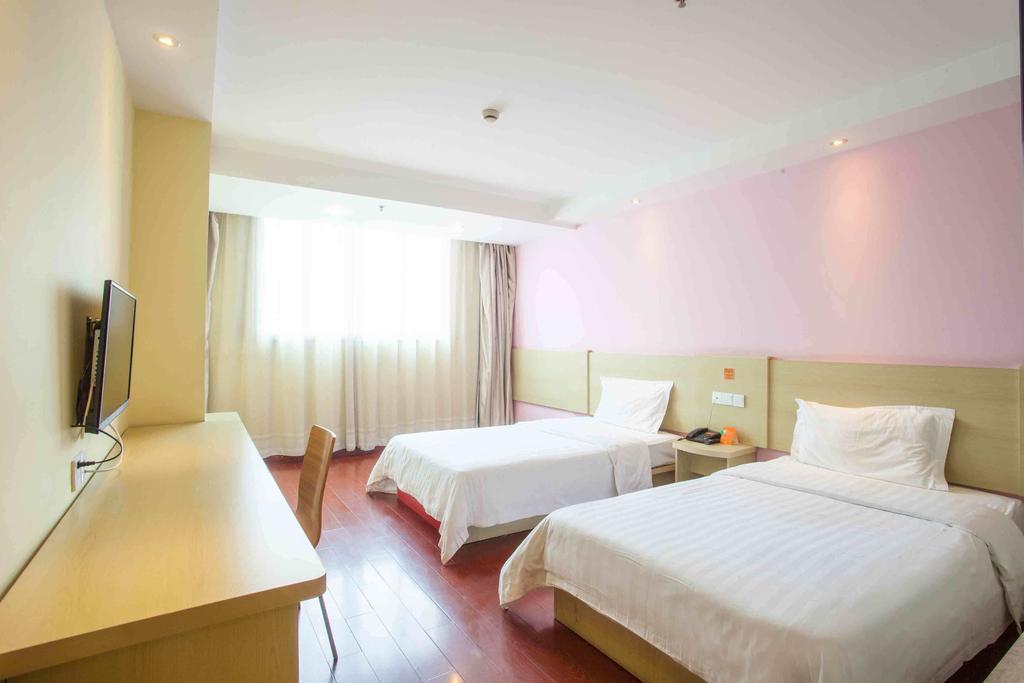 7Days Inn Zhuzhou Yangtze Plaza Room photo